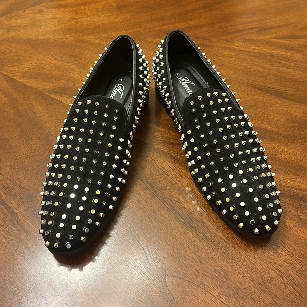Amali is the brand, black, men size 8.5